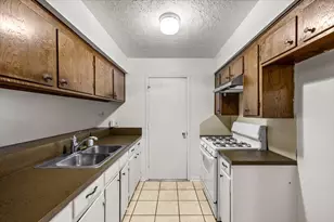 4811 Hannas Reef Dr, Bacliff, TX 77518 - Photo 9