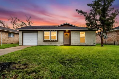 4811 Hannas Reef Drive, Bacliff, TX 77518 - Photo 1