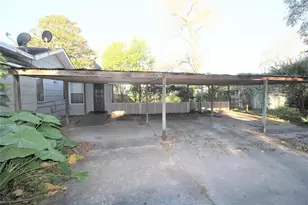 411 E Alabama St, Wharton, TX 77488 - Photo 3