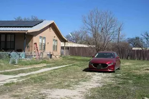 107 Buttercup St, Kingsland, TX 78639 - Photo 3