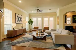 1314 Sherwood Springs Ln, Houston, TX 77043 - Photo 9