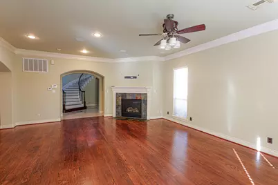 1314 Sherwood Springs Lane, Houston, TX 77043 - Photo 11