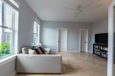 1318 Reinerman Street, Houston, TX 77007 - Photo 5