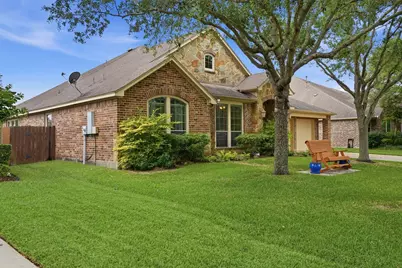 527 Jordan Creek Court, League City, TX 77573 - Photo 3
