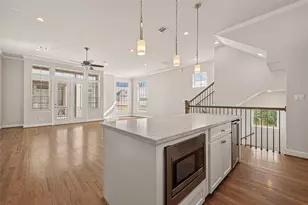 1040 W 26th St, Houston, TX 77008 - Photo 13
