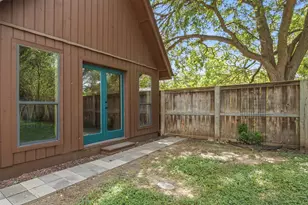 221 Montwood, Seguin, TX 78155 - Photo 43