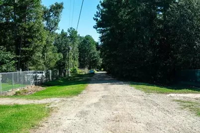 25865 Somerset, New Caney, TX 77357 - Photo 3