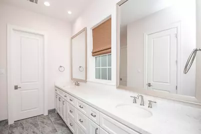 949 Dunleigh Meadows Lane, Houston, TX 77055 - Photo 37