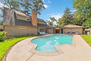 563 Landfall Ln, Conroe, TX 77302 - Photo 3