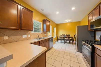 1700 Chestnut Glen Court, Conroe, TX 77301 - Photo 13