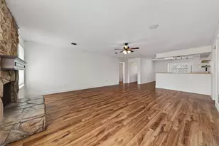 2210 Georgetown St, Katy, TX 77493 - Photo 5
