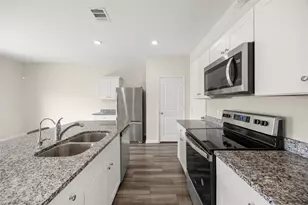 7810 Pink Dahlia Dr, Houston, TX 77016 - Photo 11
