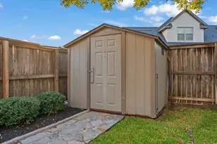 3803 Park Meadow Ln, Bryan, TX 77802 - Photo 37