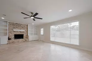 13731 Greenway Dr, Sugar Land, TX 77498 - Photo 11
