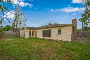 13731 Greenway Dr, Sugar Land, TX 77498 - Photo 29