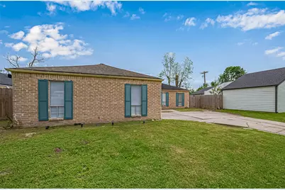 13731 Greenway Drive, Sugar Land, TX 77498 - Photo 3