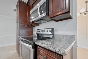 13731 Greenway Dr, Sugar Land, TX 77498 - Photo 15
