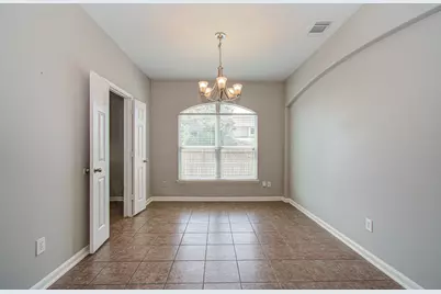 6715 Starcroft Court, Spring, TX 77379 - Photo 9