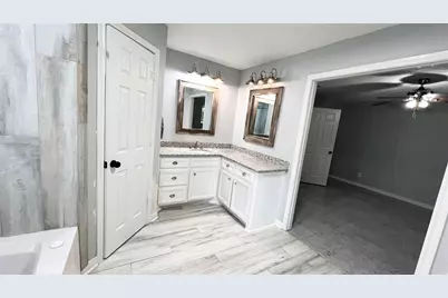 803 Glen Hollow Drive, Conroe, TX 77385 - Photo 11