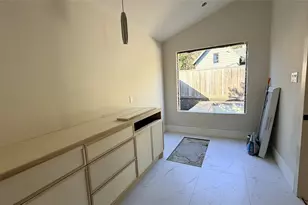 5642 Pine Forest Rd, Houston, TX 77056 - Photo 17
