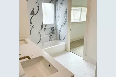 5642 Pine Forest Road, Houston, TX 77056 - Photo 13