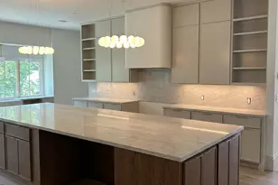 5642 Pine Forest Rd, Houston, TX 77056 - Photo 7