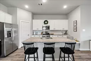 4901 Perennial Ln, La Marque, TX 77568 - Photo 1