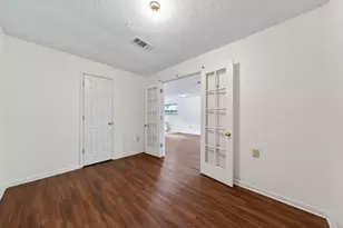 418 Texas St, Tomball, TX 77375 - Photo 21