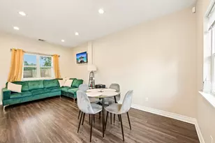 210 Garrotsville St, Houston, TX 77022 - Photo 19