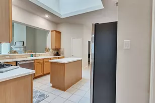 66 N Brooksedge Cir, The Woodlands, TX 77382 - Photo 15