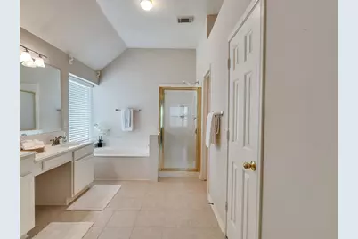 66 N Brooksedge Circle, The Woodlands, TX 77382 - Photo 23