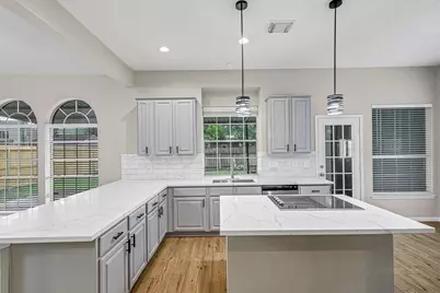 8827 Lawncliff Lane, Houston, TX 77040 - Photo 5