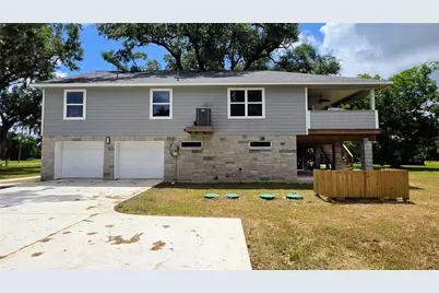 375 Horse Shoe Trail, Angleton, TX 77515 - Photo 3