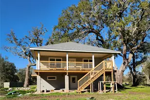 375 Horse Shoe Trail, Angleton, TX 77515 - Photo 3