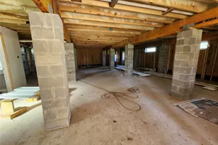 375 Horse Shoe Trail, Angleton, TX 77515 - Photo 17