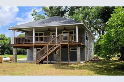 375 Horse Shoe Trail, Angleton, TX 77515 - Photo 5