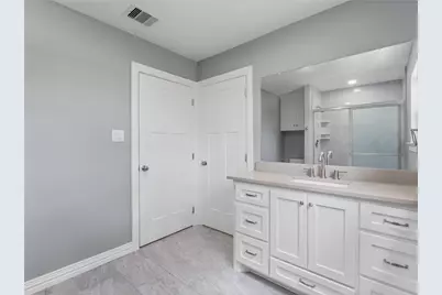 375 Horse Shoe Trail, Angleton, TX 77515 - Photo 13
