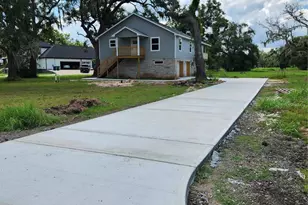 375 Horse Shoe Trail, Angleton, TX 77515 - Photo 1