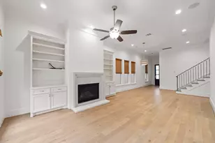 949 Dunleigh Meadows Ln, Houston, TX 77055 - Photo 9