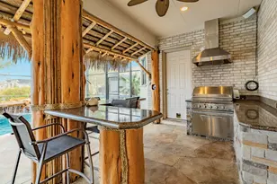 203 Arrowhead Dr, Lake Jackson, TX 77566 - Photo 9