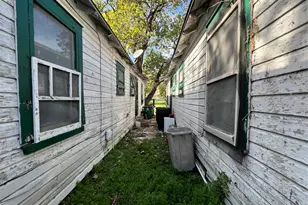 2601 Lucinda St, Houston, TX 77004 - Photo 39