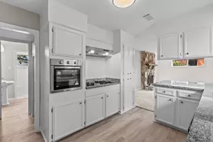 2013 17th Ave N, Texas City, TX 77590 - Photo 11