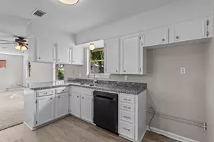 2013 17th Ave N, Texas City, TX 77590 - Photo 13