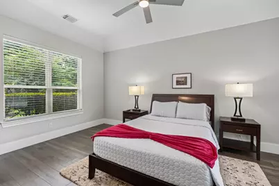 110 S Veilwood Circle, The Woodlands, TX 77382 - Photo 33