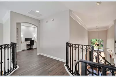 110 S Veilwood Circle, The Woodlands, TX 77382 - Photo 37