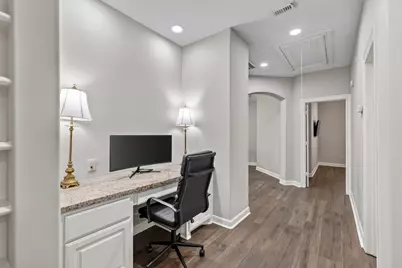 110 S Veilwood Circle, The Woodlands, TX 77382 - Photo 43