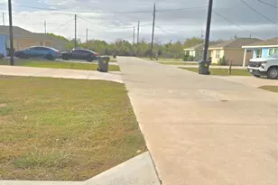 2724 Avenue D, San Leon, TX 77539 - Photo 15