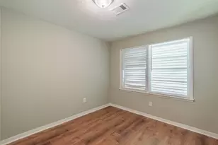 124 N Washington St, Texas City, TX 77591 - Photo 13