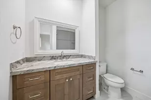 152 Sugar Berry Cir, Houston, TX 77024 - Photo 17