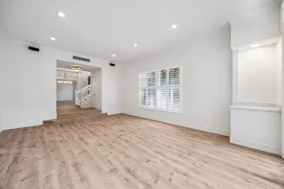 152 Sugarberry Circle, Houston, TX 77024 - Photo 9